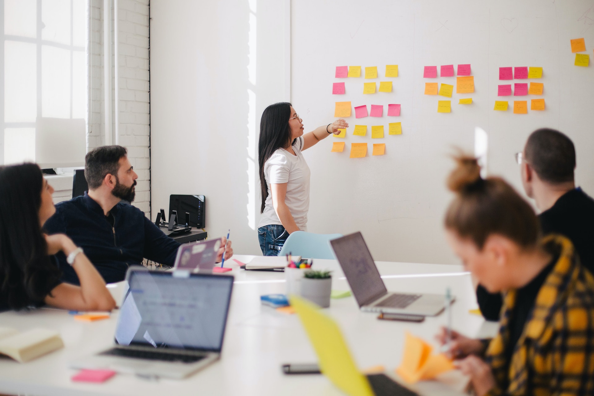 Servicio en consultoría en proceso de mejora continua desde sistemas administrativos y comerciales hasta procedimientos productivos